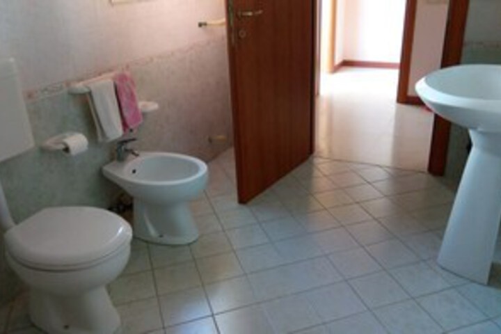 Room 3 of 22