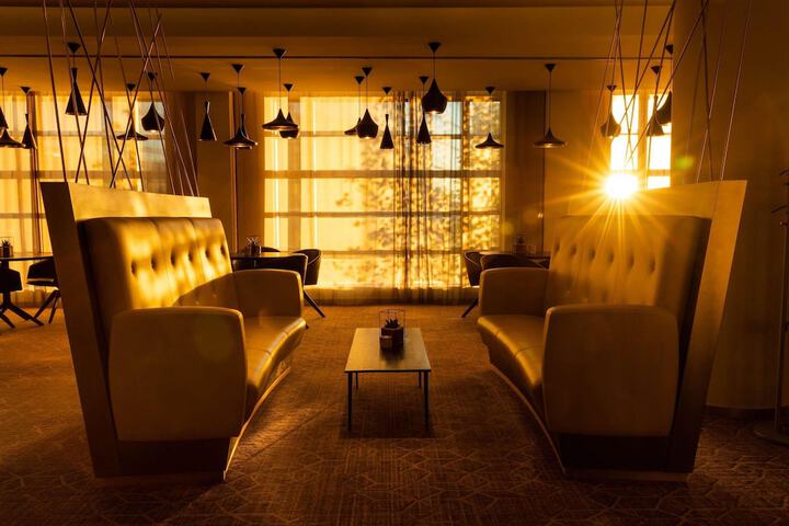 Lounge 87 of 123