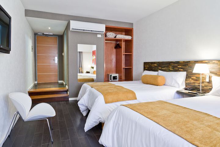 Room 8 of 37