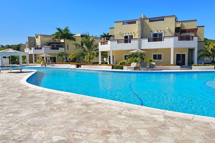Pool 4 of 5