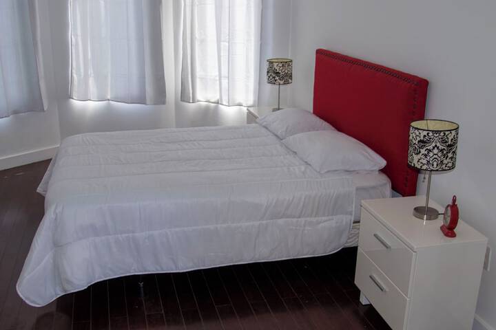 Room 27 of 86
