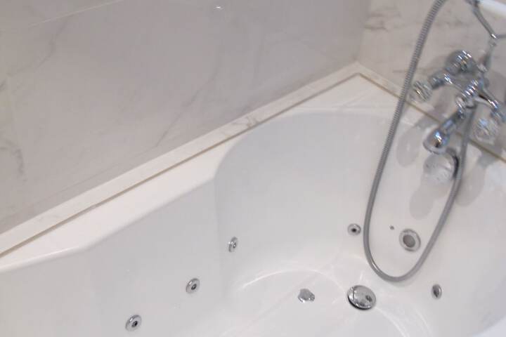 Hot Tub 48 of 62