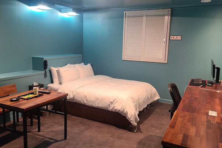 Room 4 of 26