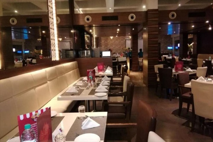 Dining Photos