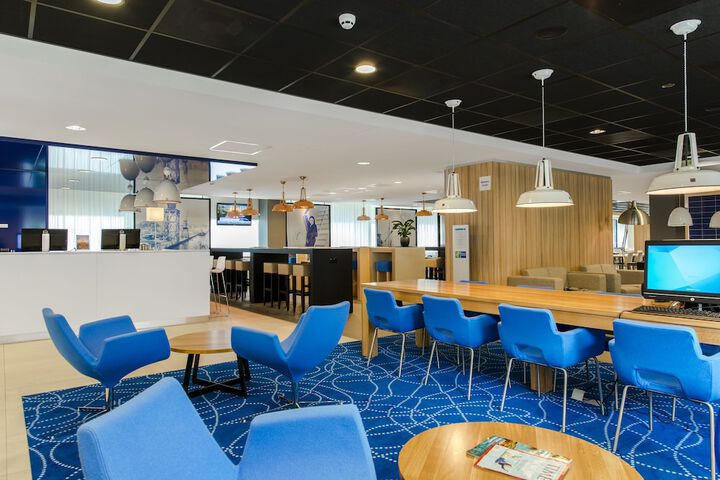 Guest Lobby