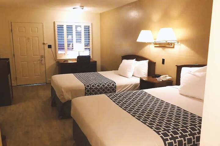 Room 13 of 35
