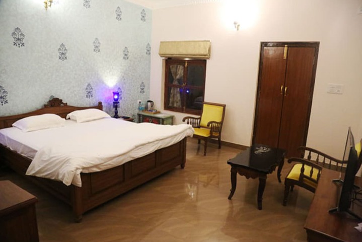 Room 11 of 61