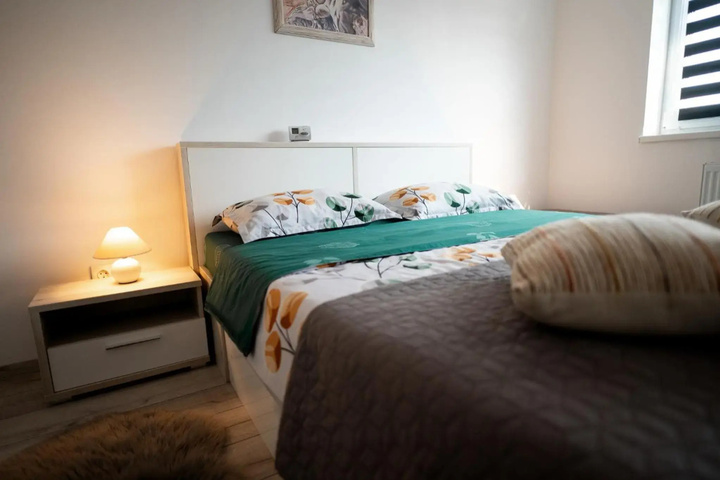 Room 2 of 16