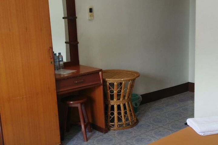 Room 16 of 25
