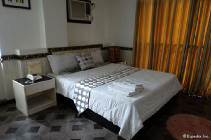 OYO 138 White Palace Hotel
