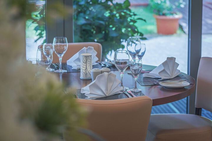 Dining 61 of 105
