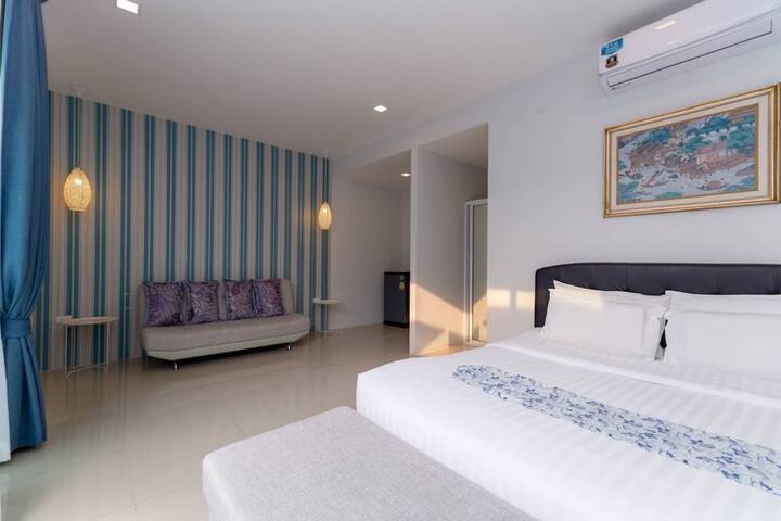 Room 13 of 92