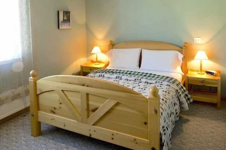 Room 6 of 13