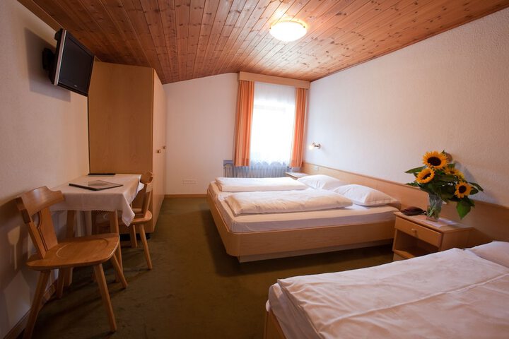 Room 3 of 31