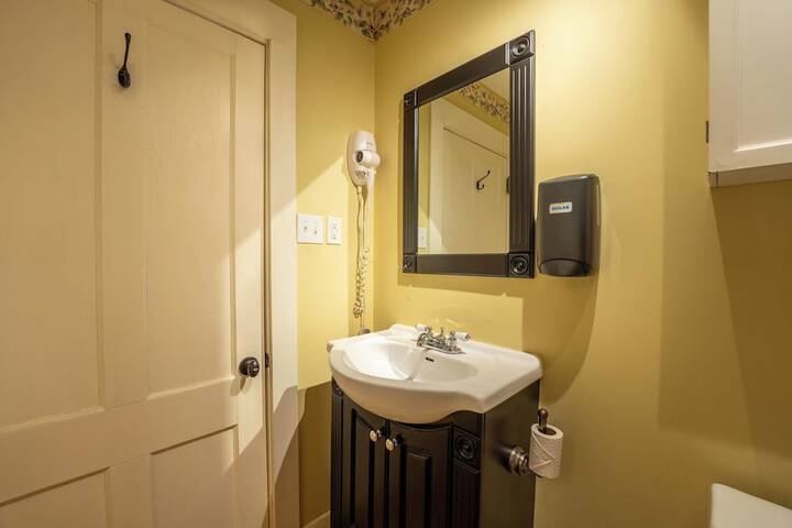 Room 220 of 268