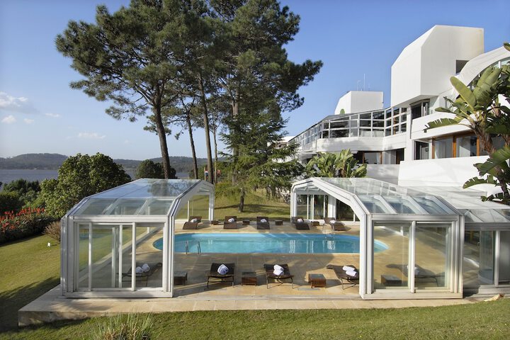 Hotel Pool