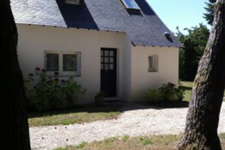 House with 2 Bedrooms in Ploemel with Enclosed Garden and Wifi