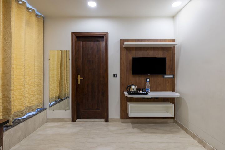 Room 20 of 34