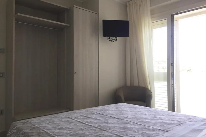 Room 2 of 22