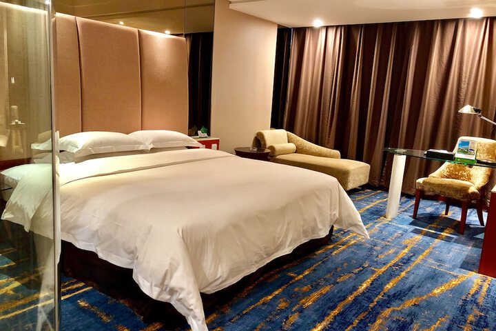 Room 8 of 91