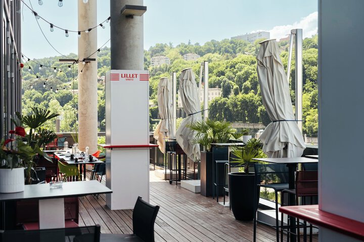 Terrace/Patio 136 of 136