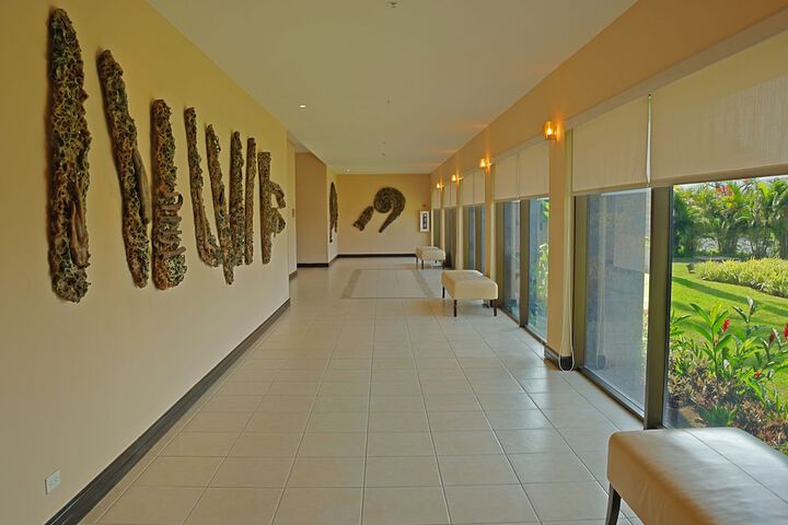 Ballroom/Hall 54 of 82