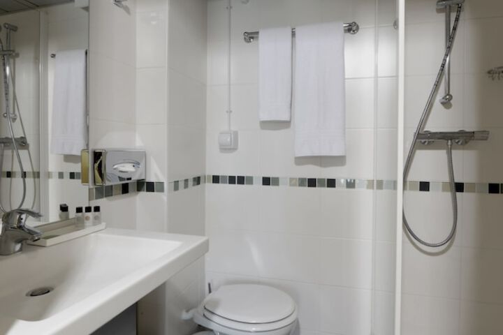 Clean Restrooms