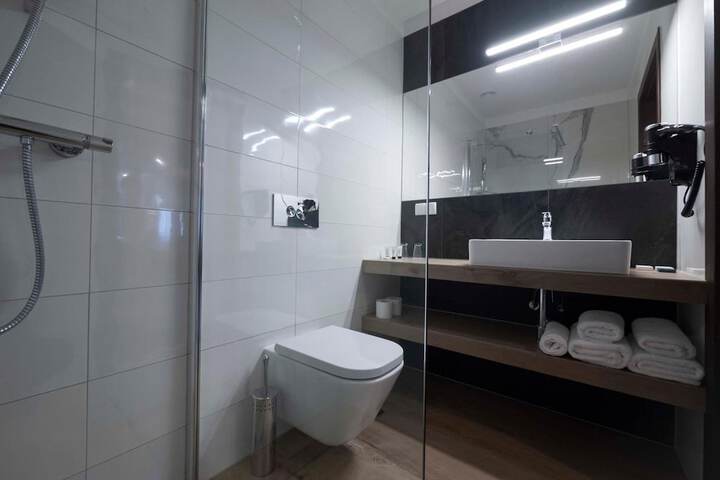 Room 29 of 48