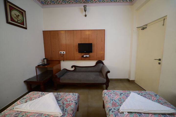 Room 72 of 189