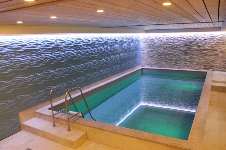 Pool 66 of 92