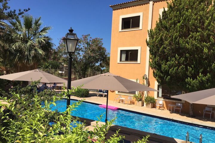Pool Hotel