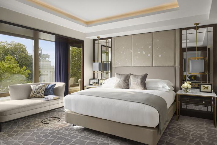 Room 20 of 230