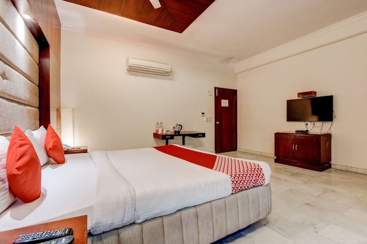 Room 16 of 44