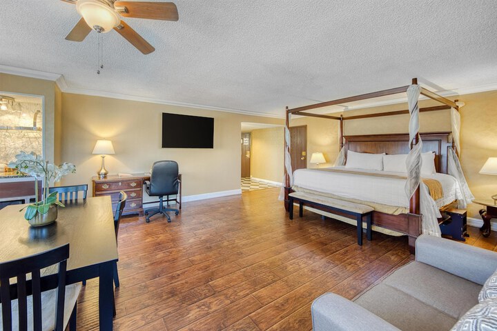 Room 10 of 49