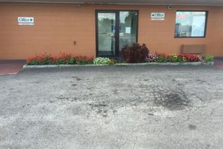 Exterior of Royal Inn