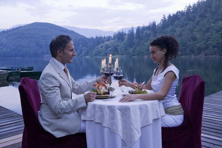 Dining 35 of 49