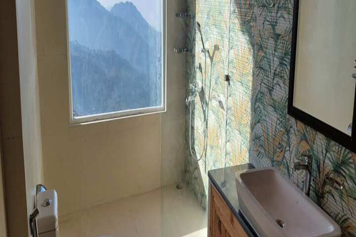 Room 5 of 91