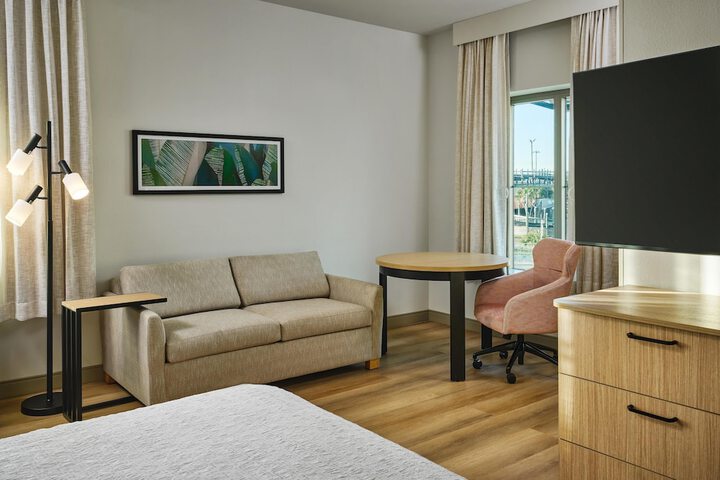 Room 22 of 48
