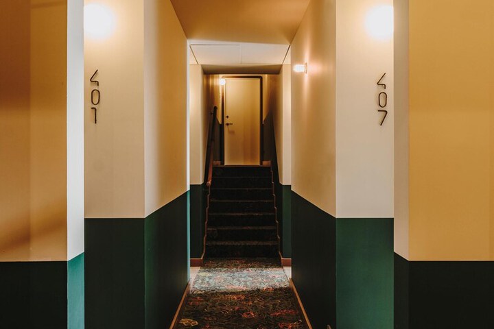 Ballroom/Hall 91 of 128
