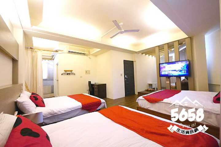 Room 3 of 20