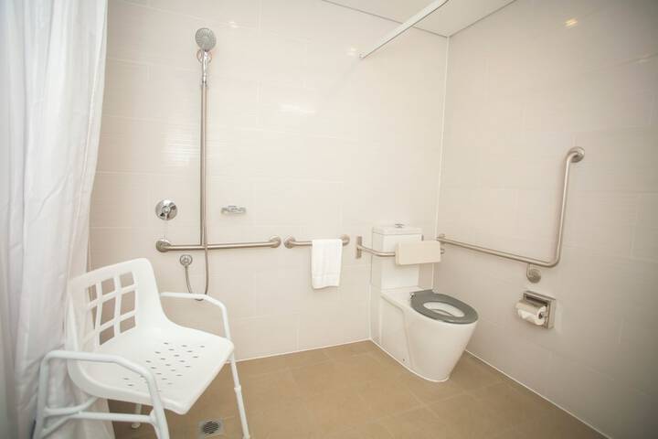 Room 33 of 73