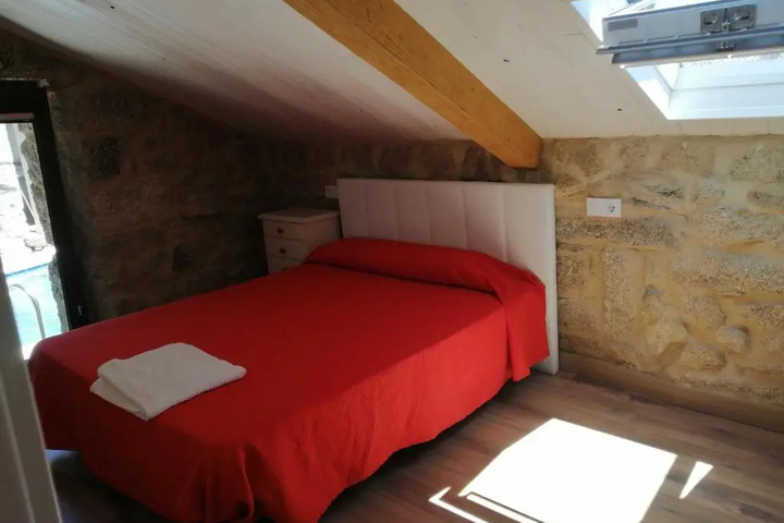 Room 4 of 18