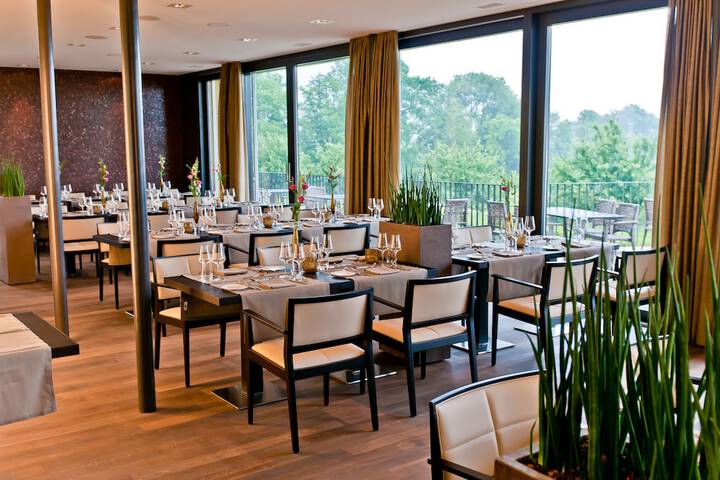 Dining 88 of 127