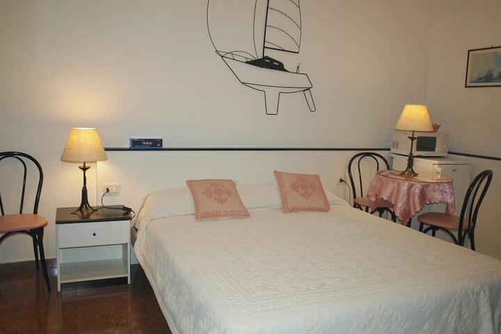 Room 6 of 46