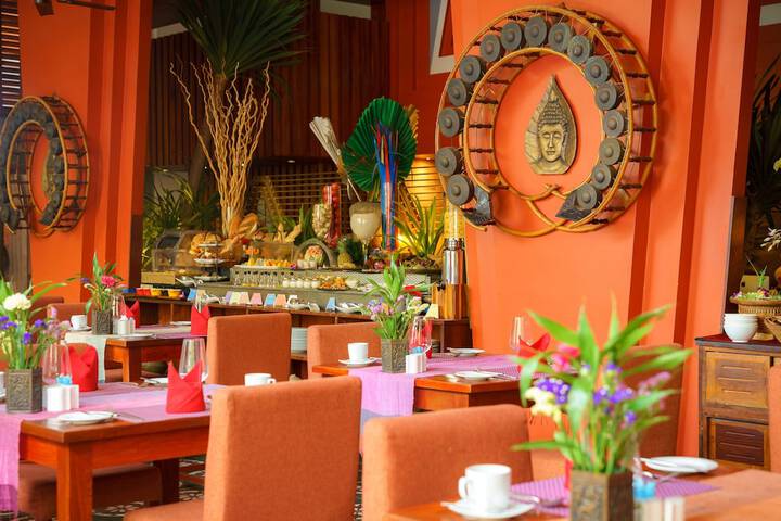 Dining 95 of 157