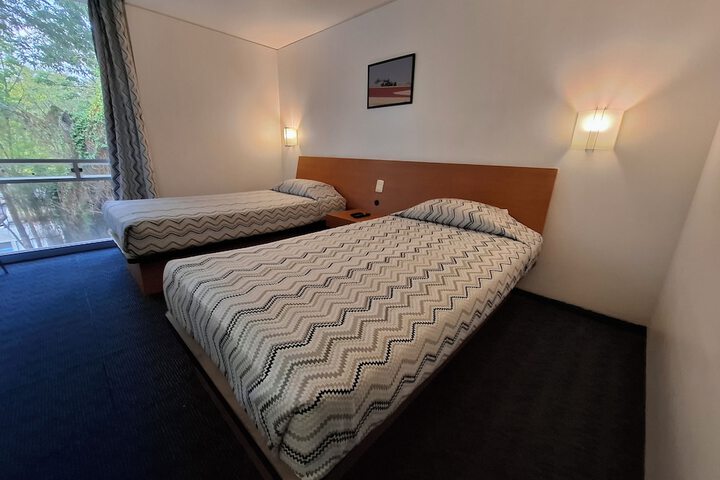 Room 16 of 40