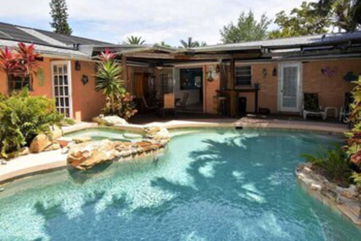 Pool 25 of 45