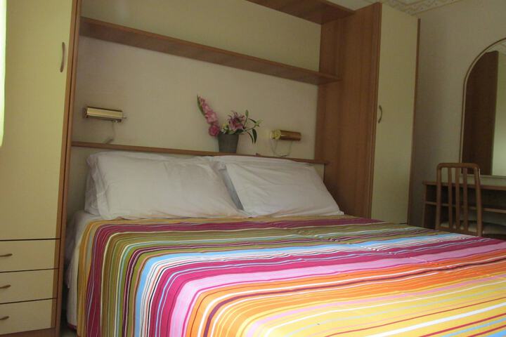 Room 4 of 17