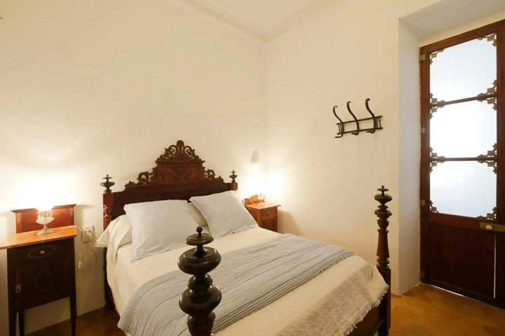 Room 3 of 20