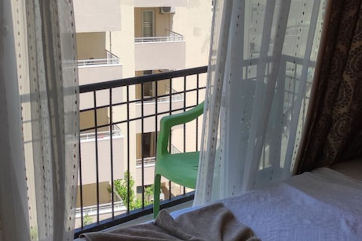 Room 8 of 17
